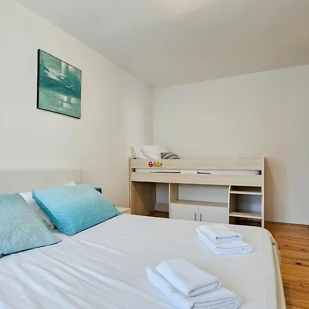 Apartment Amelie